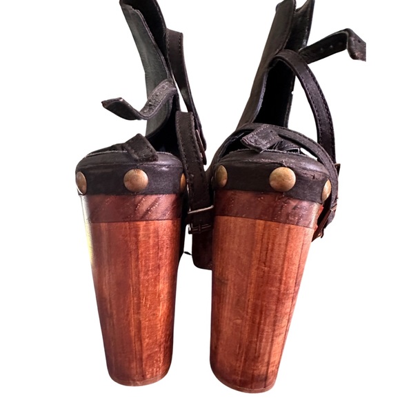 Five Worlds by Cordani Women's Hatty Peep-Toe Bootie size 38 - Picture 4 of 7